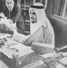 مكتب الشيخ جابر الاحمد حين كان وزيرا للمالية 