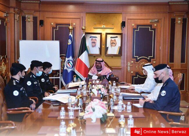 إجتماع وزير الداخلية مع قيادات قطاعي الشؤون المالية والقانونية