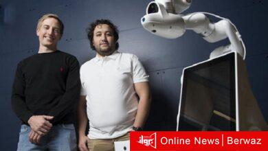 مطورو روبوت كوبى الذى يعمل على ضخ جرعة التطعيم