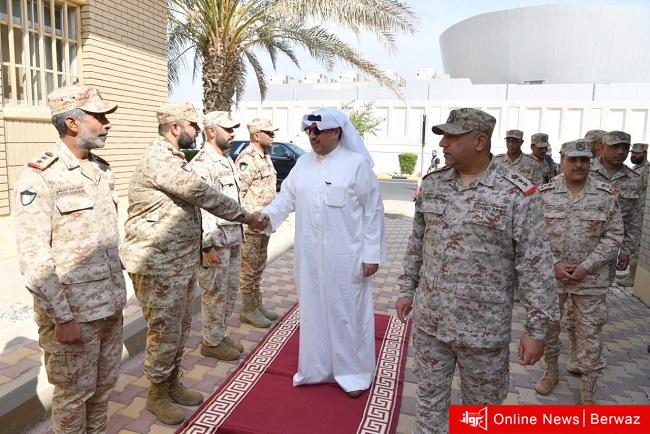 وزير الدفاع يزور لسلاح الإشارة ومركز عمليات القوة البرية