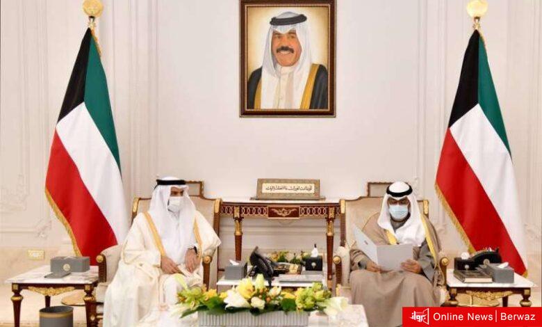 سمو ولي العهد يتسلم الدعوة الموجهة إلى سمو أمير البلاد من أمير دولة قطر