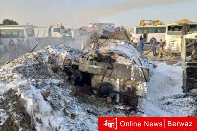 حريق حافلات في ساحة على طريق كبد