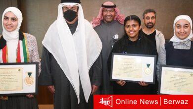 وزير التربية يكرم الطالبات الفائزات بمسابقة مناهزات اللغة العربية