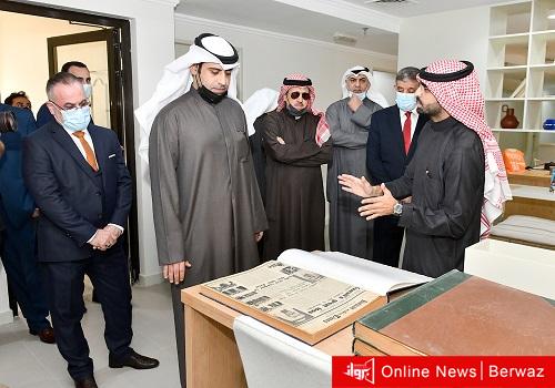 وزير الإعلام يقوم بجولة تفقدية لعدد من الصحف المحلية