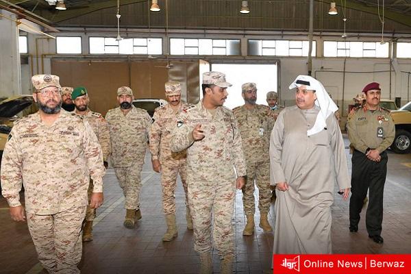 وزير الدفاع أثناء جولته بهيئة الإمداد والتموين