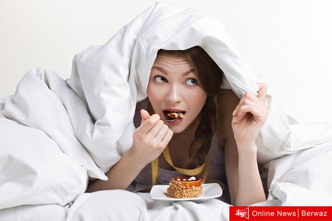 تناول الطعام في المساء