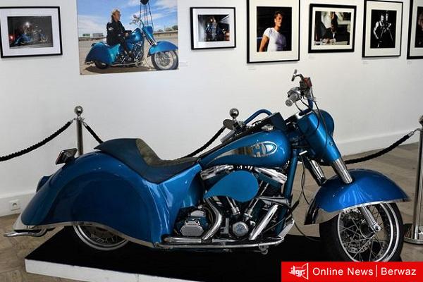 دراجة Laura Eyes النارية-