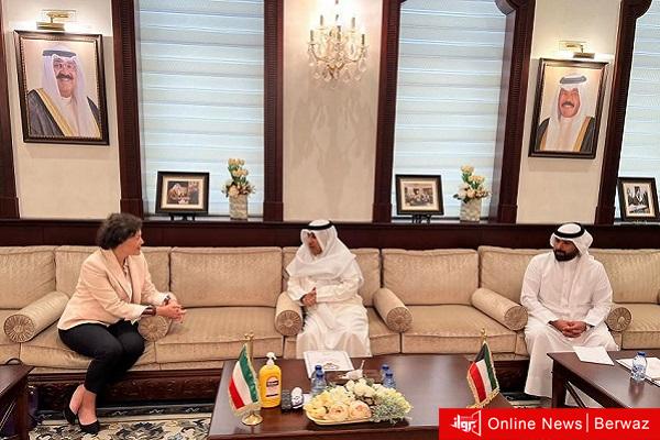 سفير الكويت عزيز الديحاني ومديرة الأونرو تمارا الرفاعي