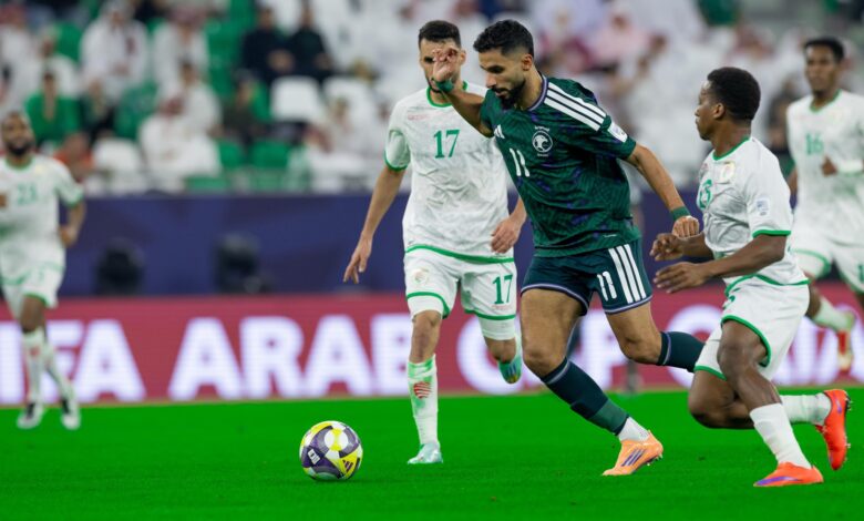 الأخضر السعودي يستهل مشاركته بفوز صعب على عمان